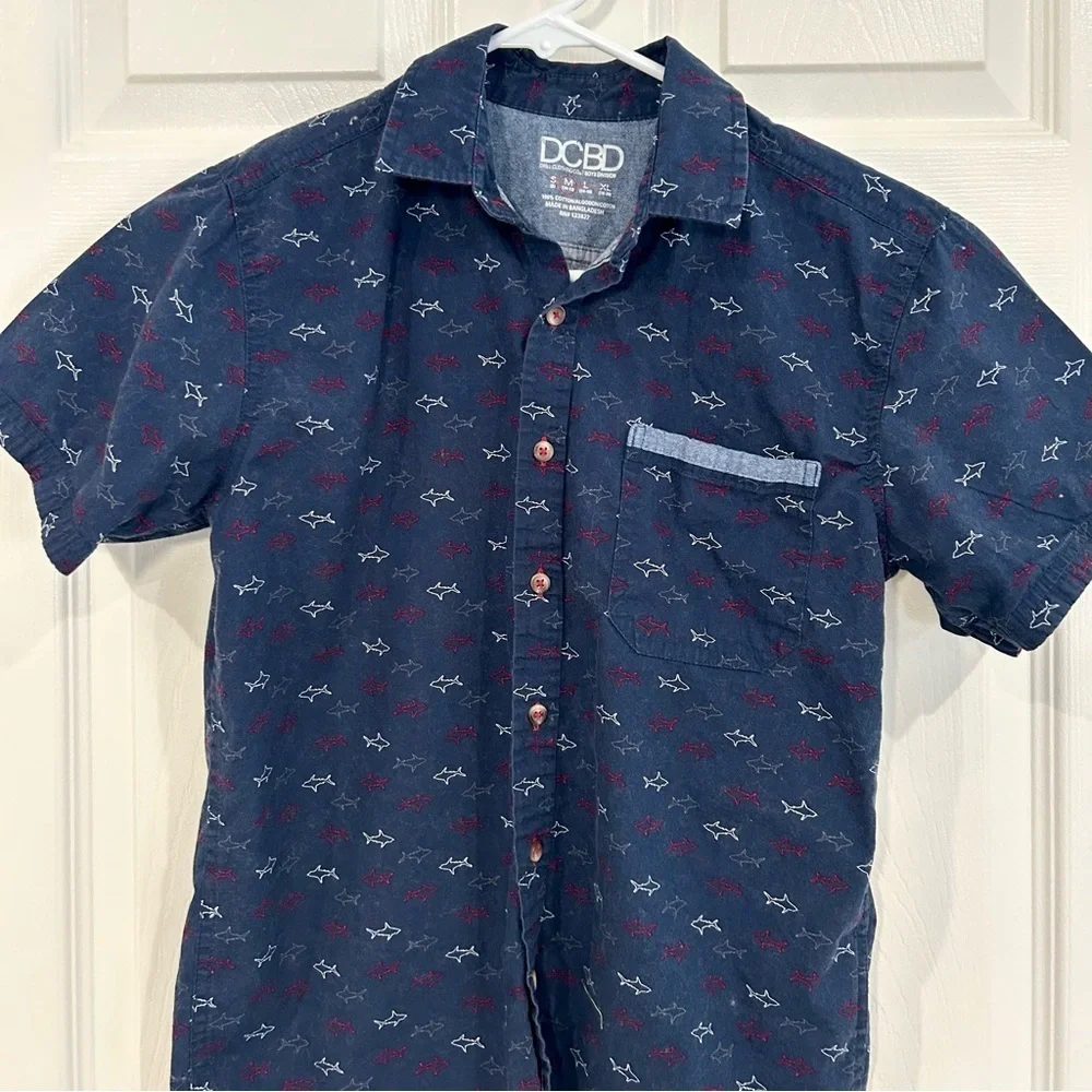 DCBD Boys Shark Shirt Size M Blue Short Sleeve Button Up Cotton Nautical Preppy